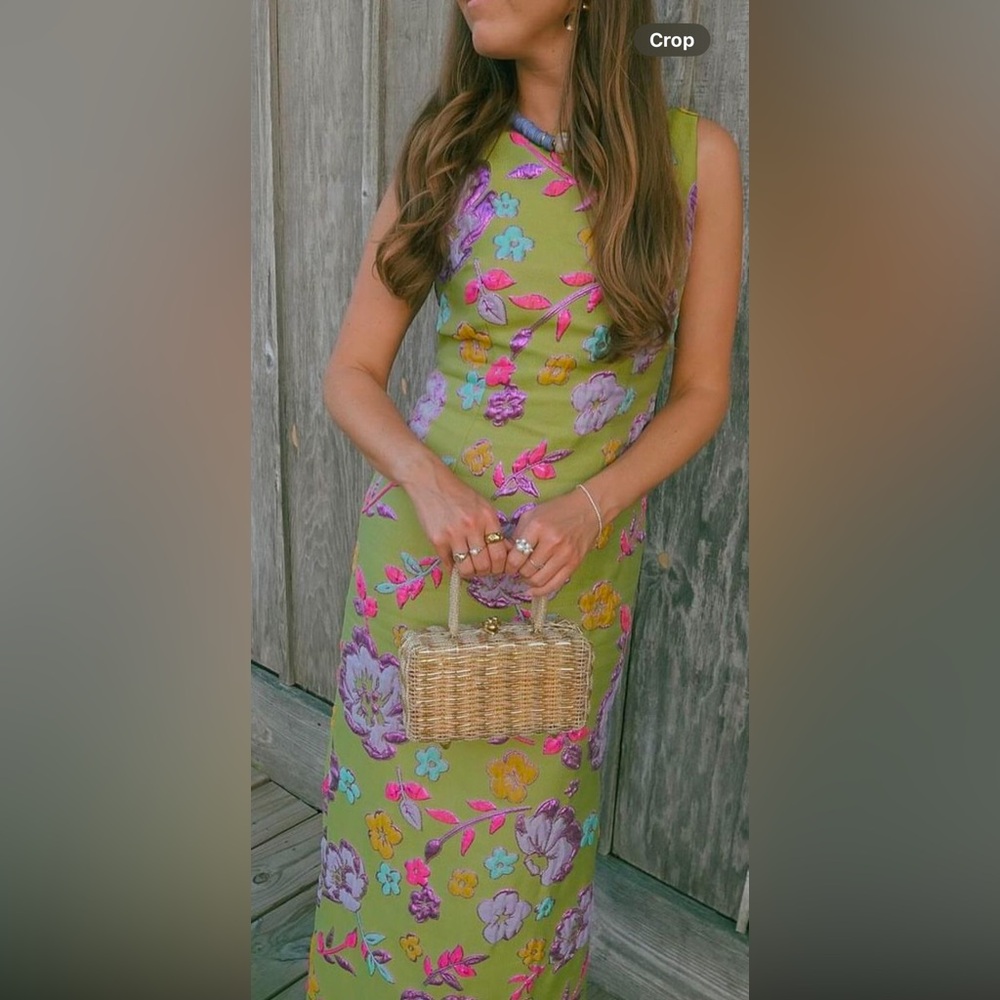 Elegant Green Midi Dress with Floral Design